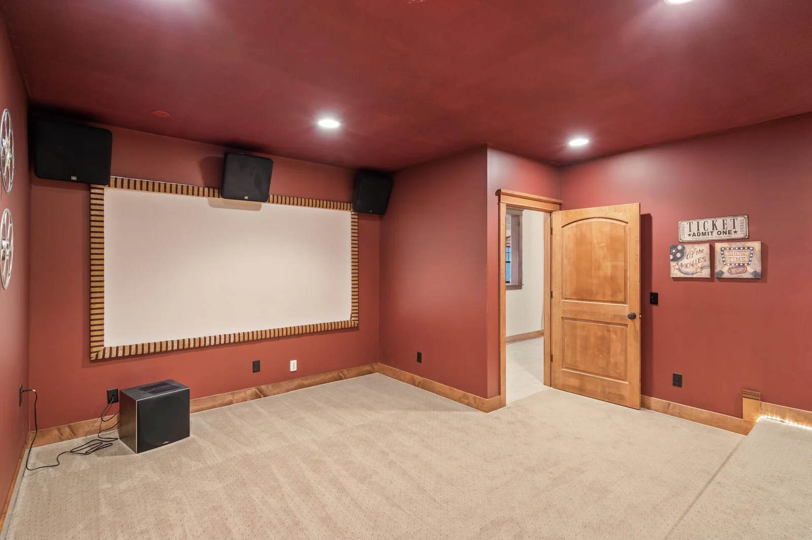 HD Epson projector and JBL speakers!