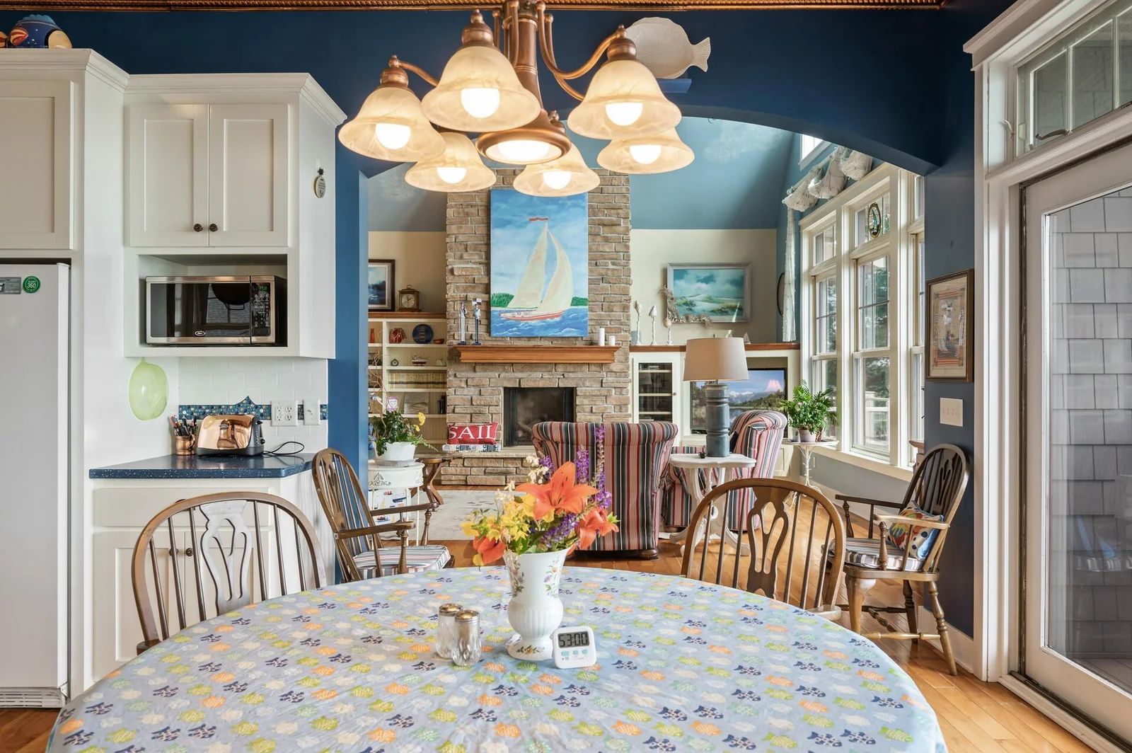 Floor to ceiling stone gas fireplace!