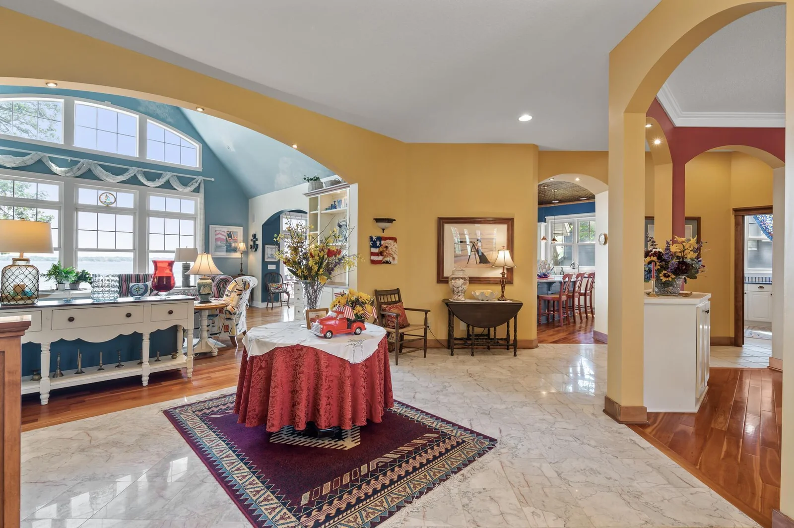 Infloor radiant heat on all 3 levels (excluding upper garage and guest suite!