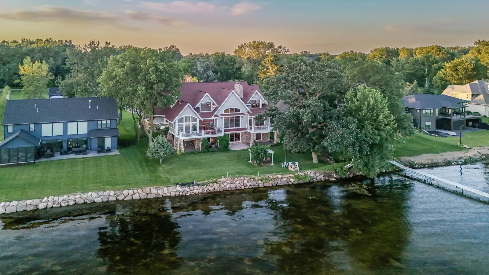 99'of lake shore with gentle southwind summer breezes!
