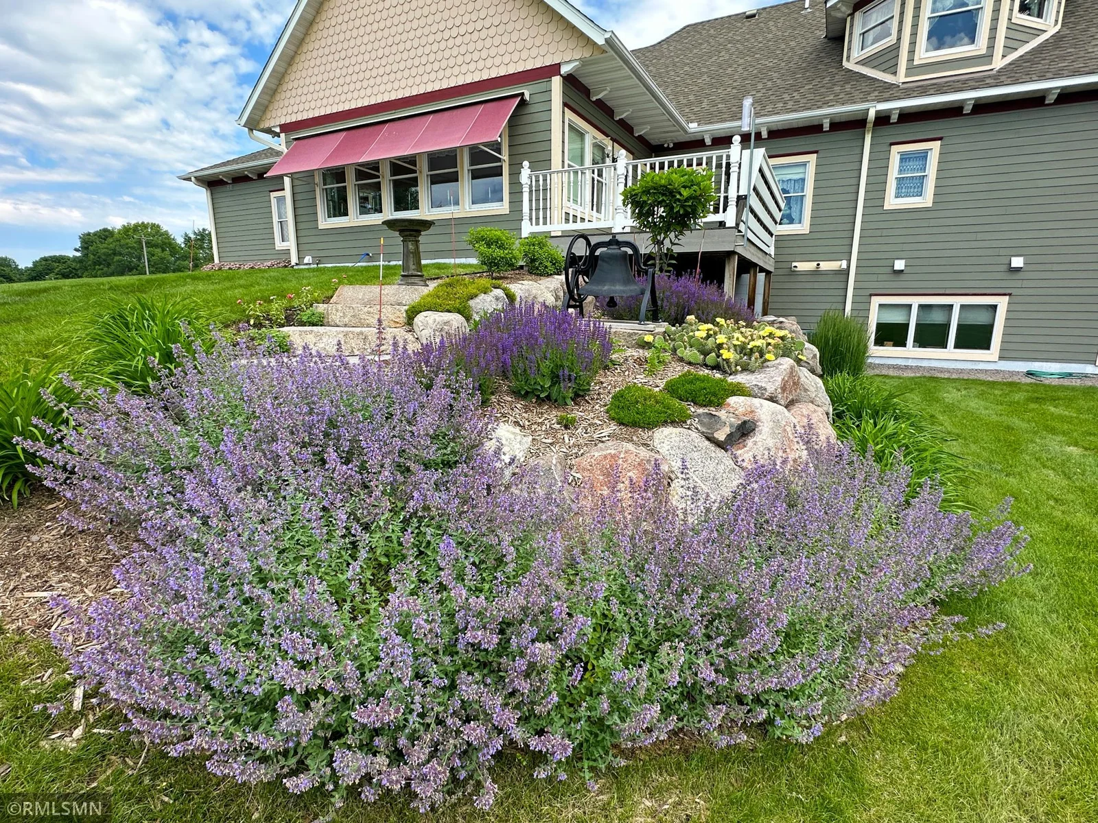 Thumbnail photo 64