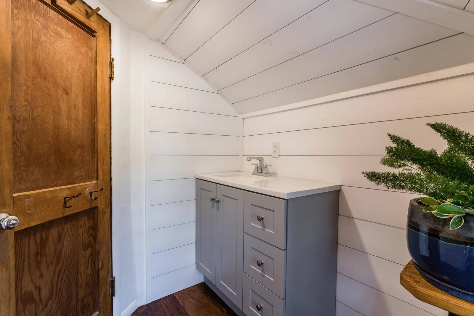 1/2 Bath