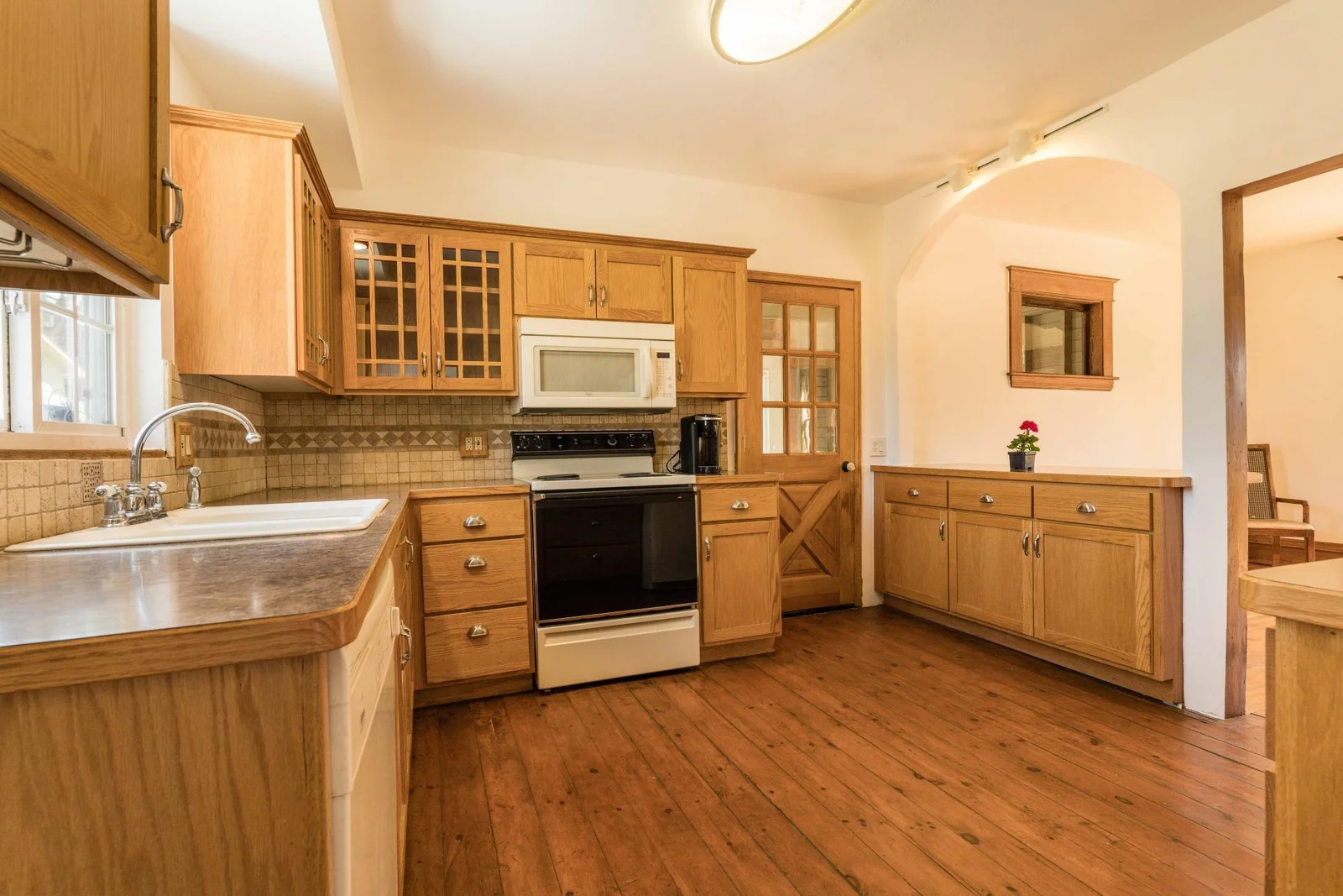 Kitchen 5.jpg