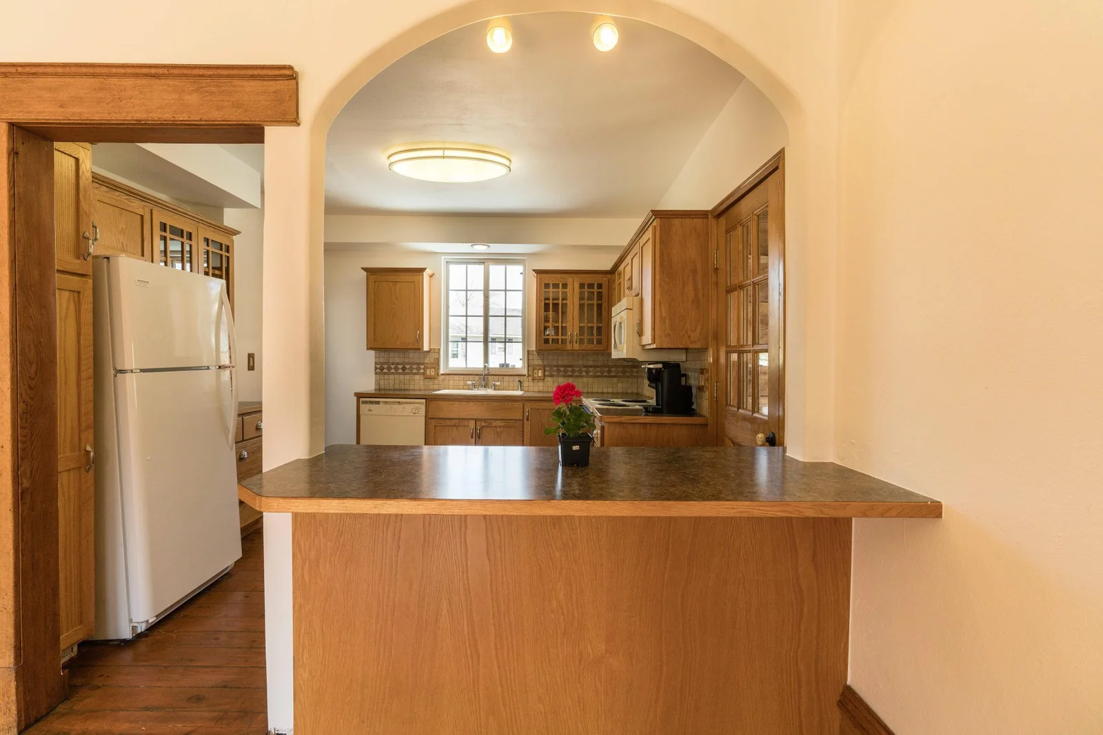 Kitchen 2.jpg