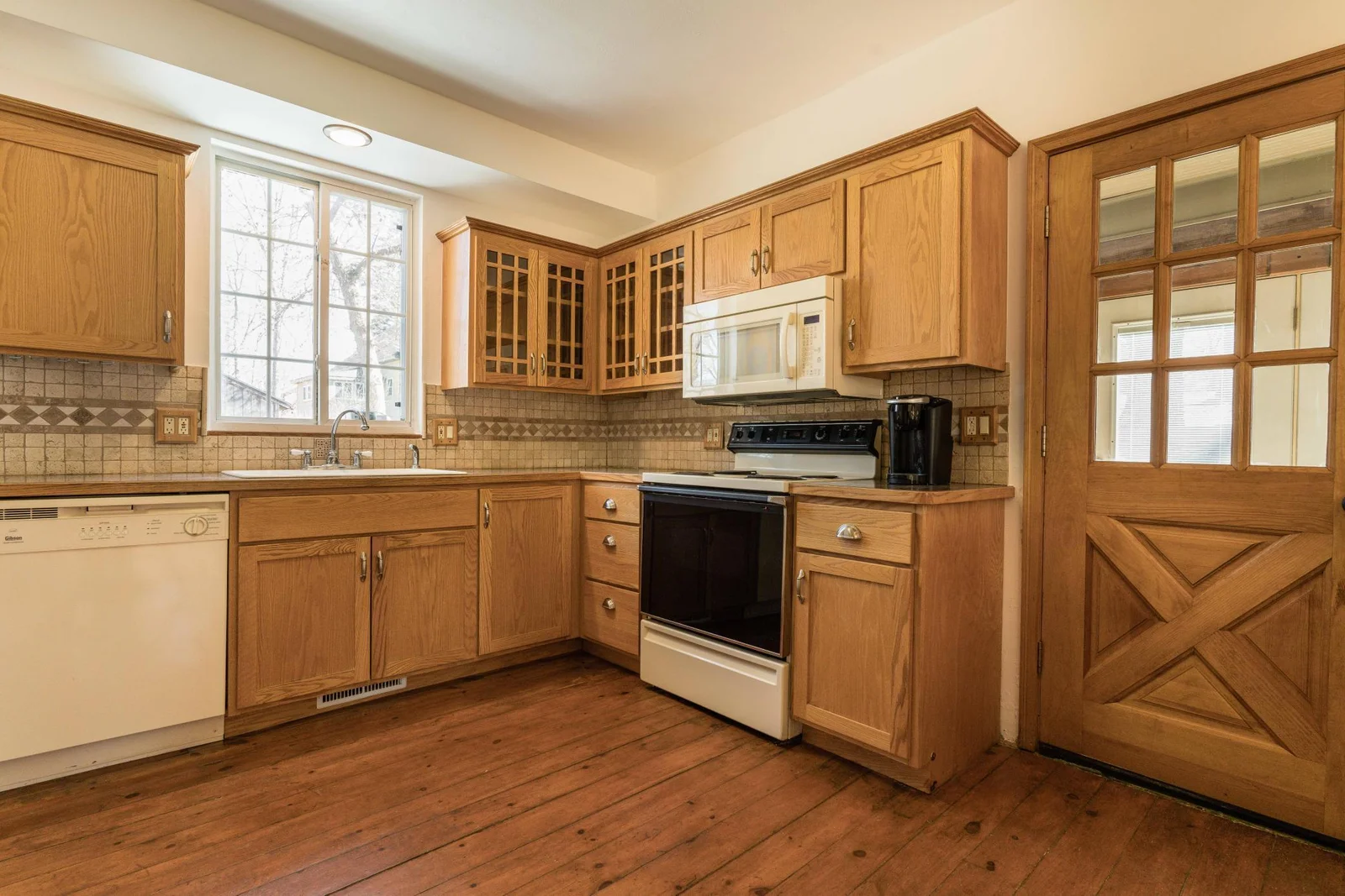 Kitchen 3.jpg
