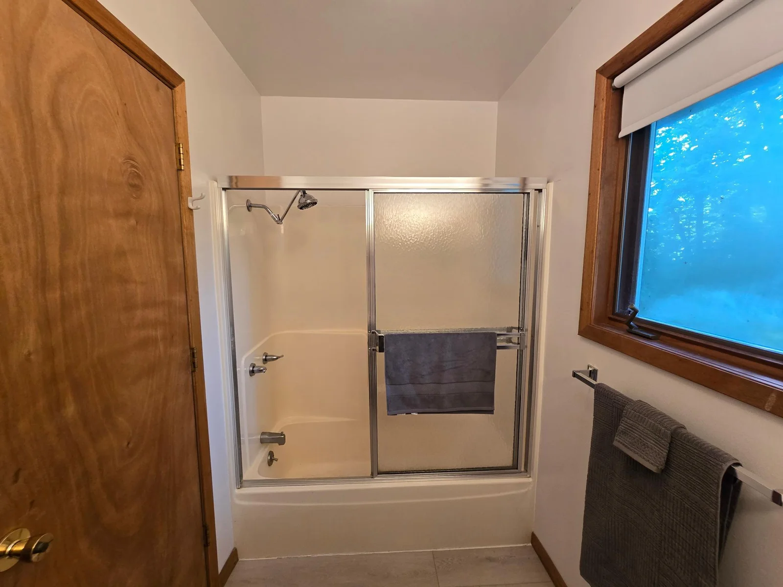 Full tub/shower