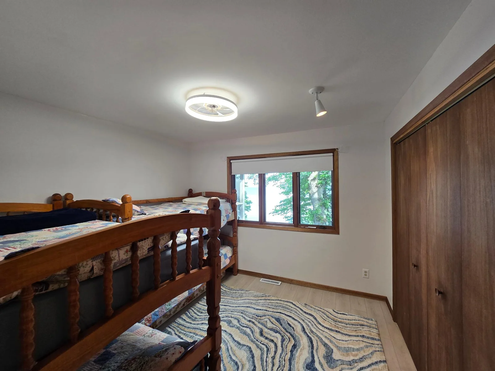 Bedroom2 with lake view, perfect for Kids or guest bedroom, also with new light/fan