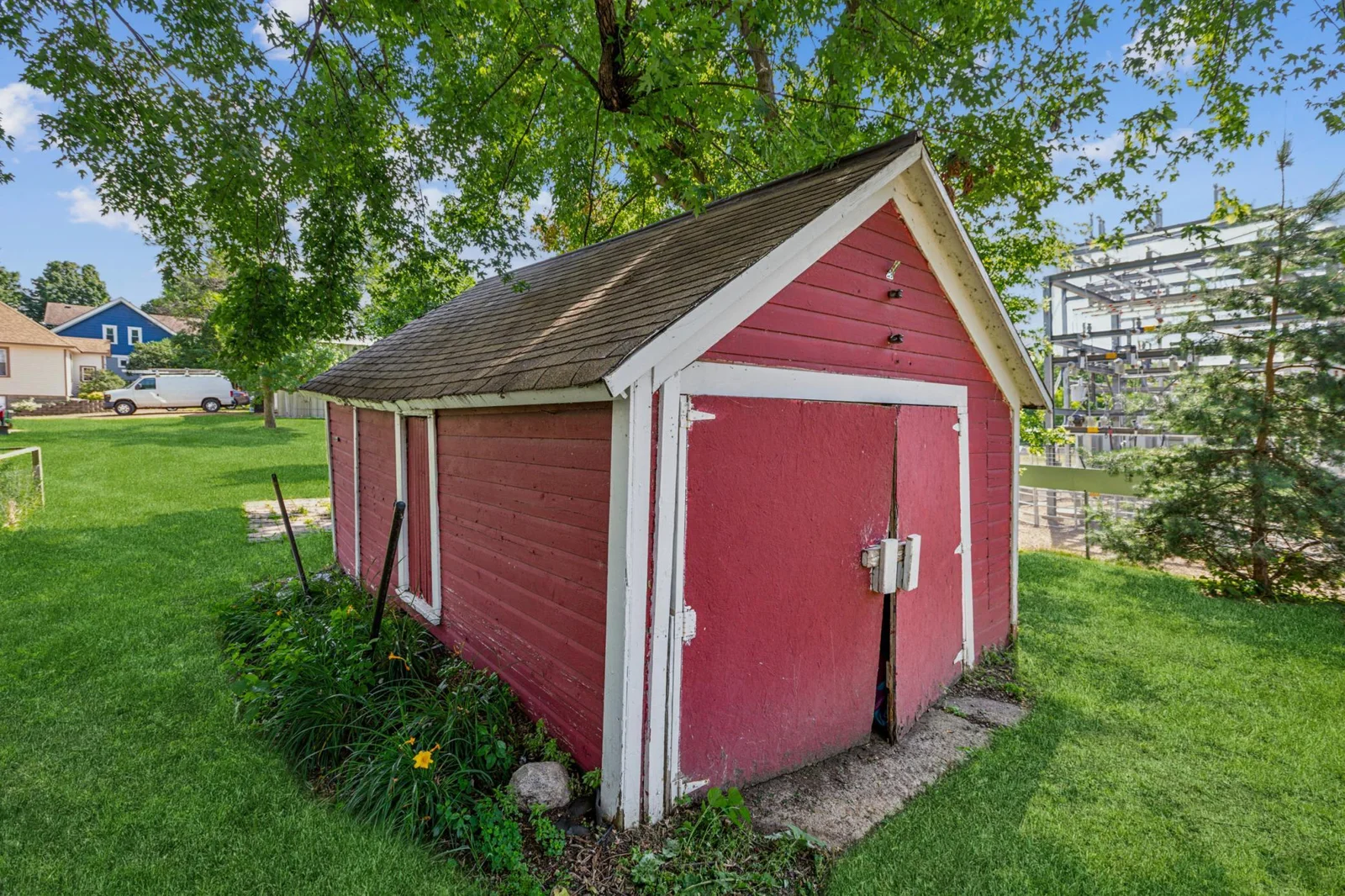 21_20_exterior.jpg