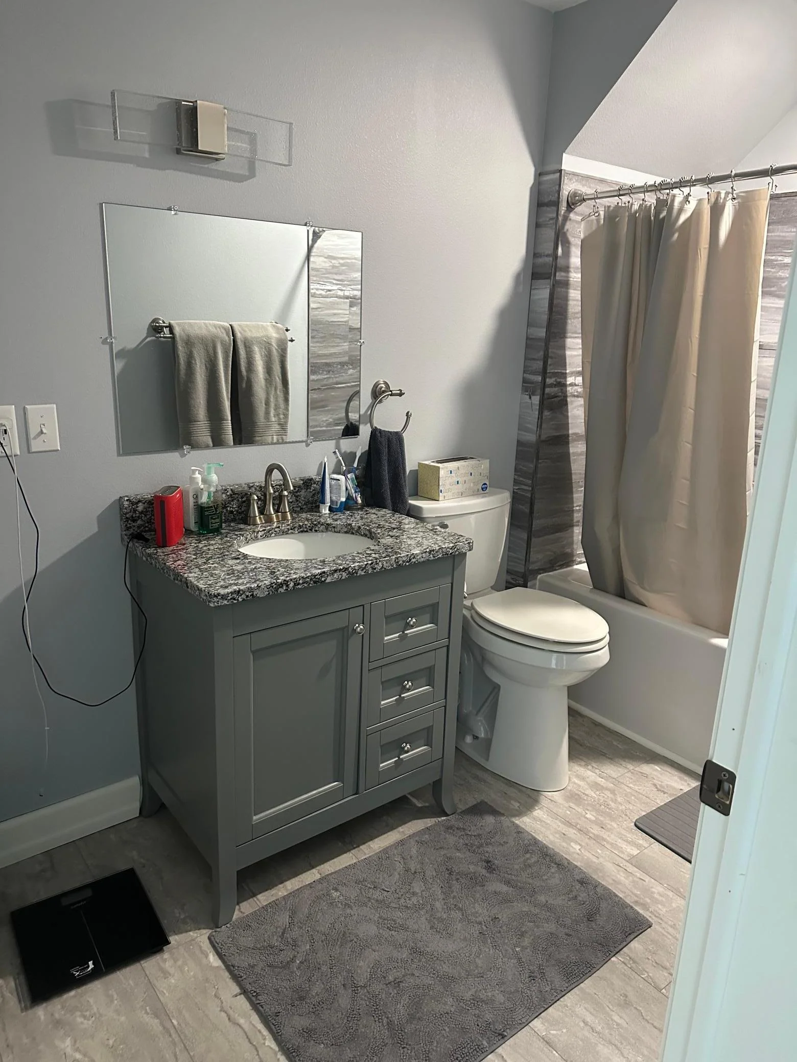 Full bath upper