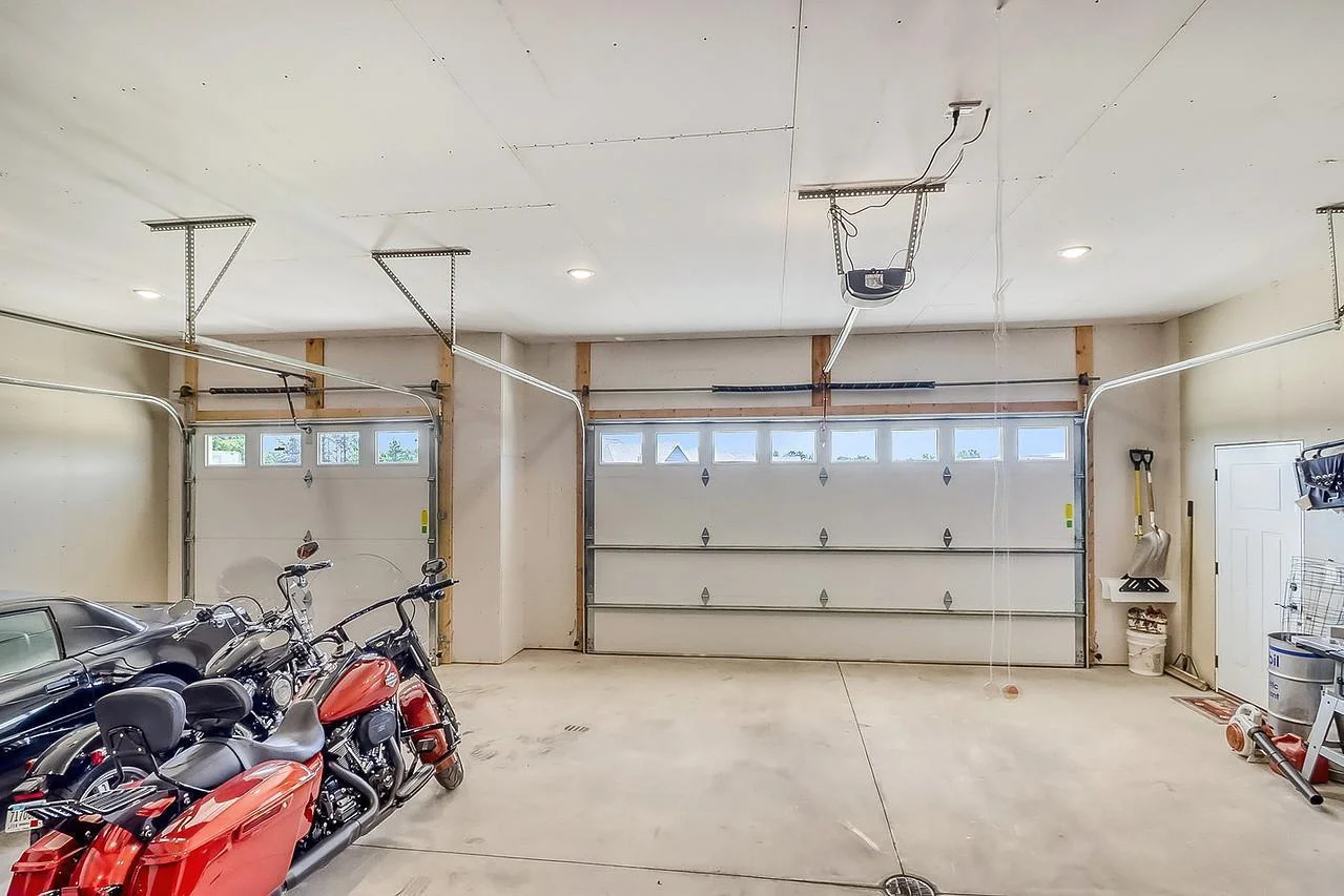 Garage1_1-1280.jpg