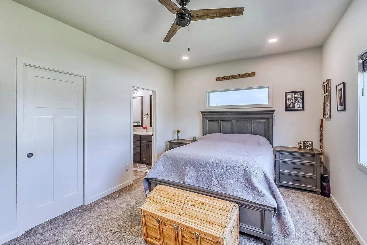 Primary Bedroom1_2-1280.jpg