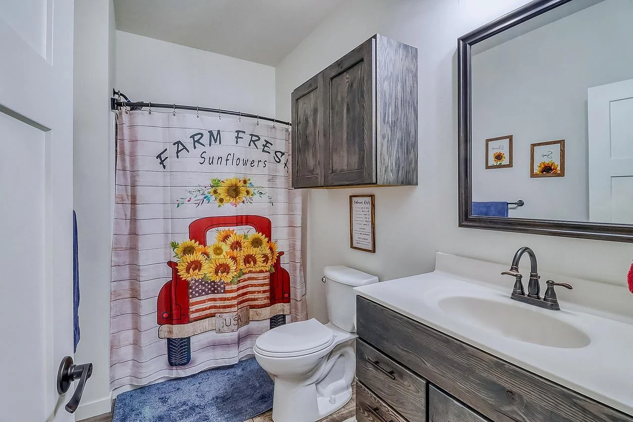 Bathroom1_1-1280.jpg