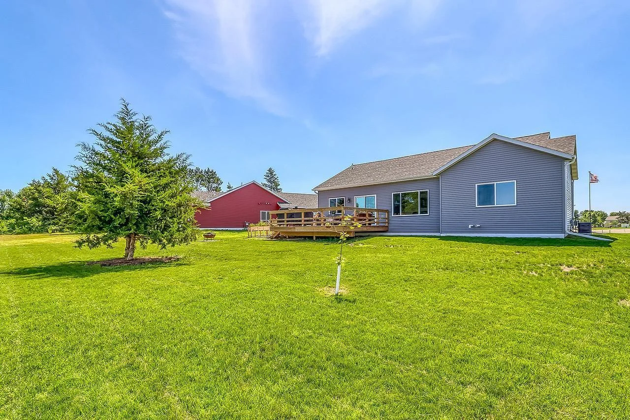 Backyard1_1-1280.jpg