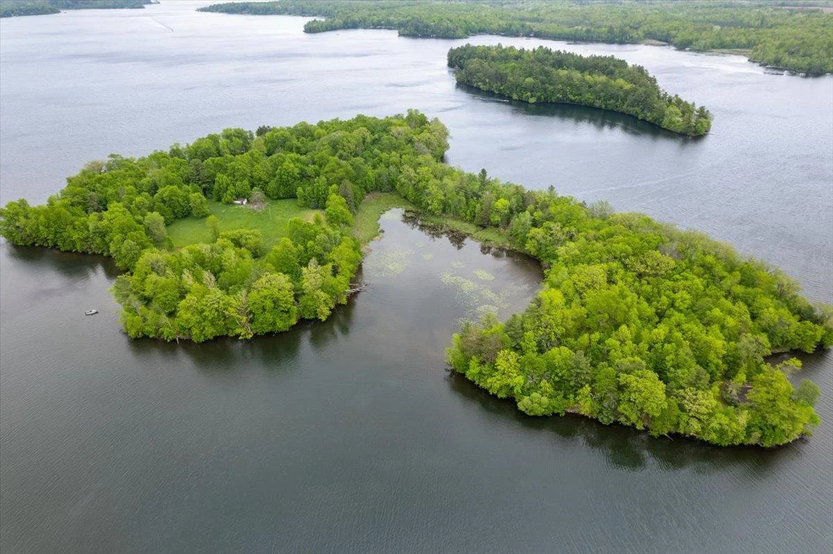 Photo 1 of Garbutt Island