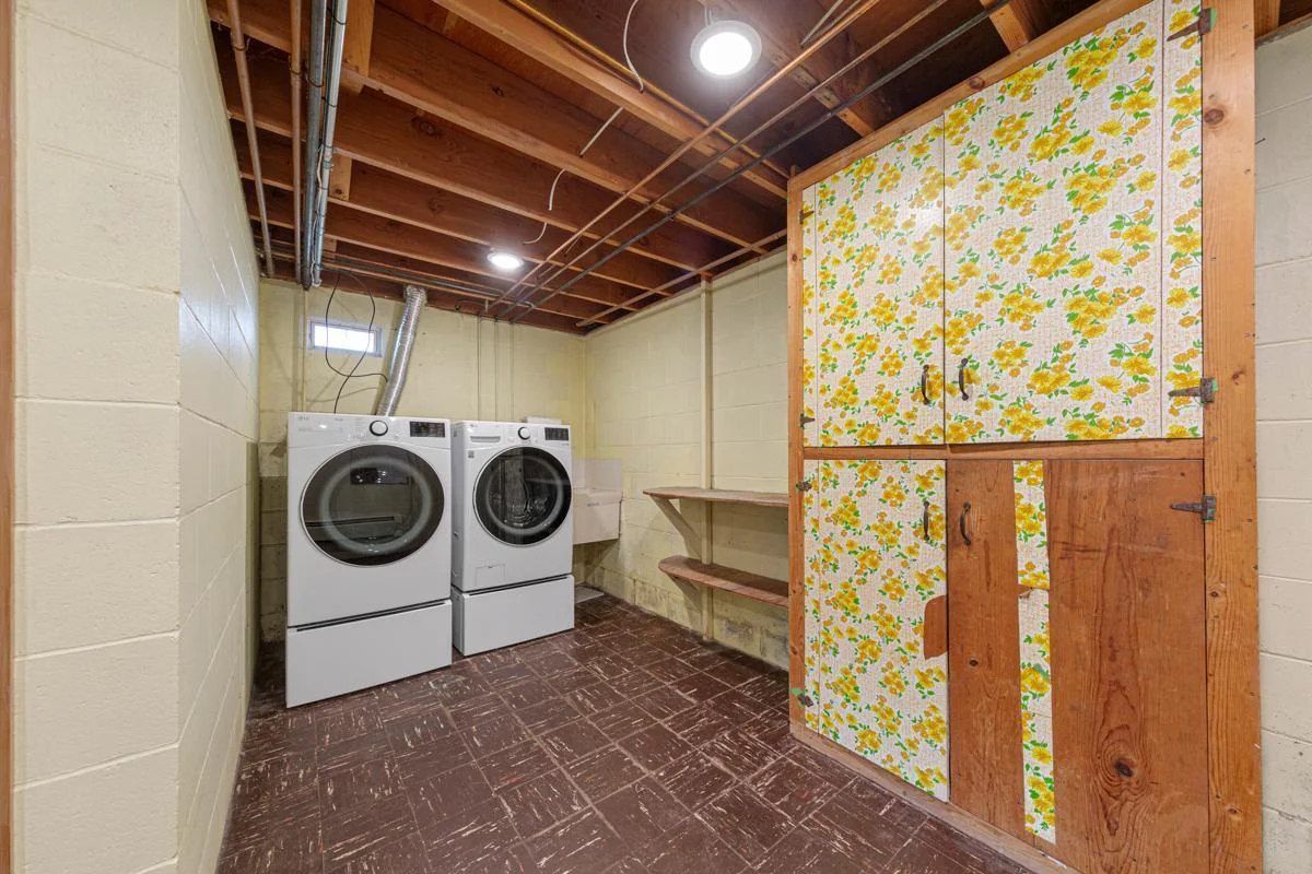 40 Laundry_lower.jpg