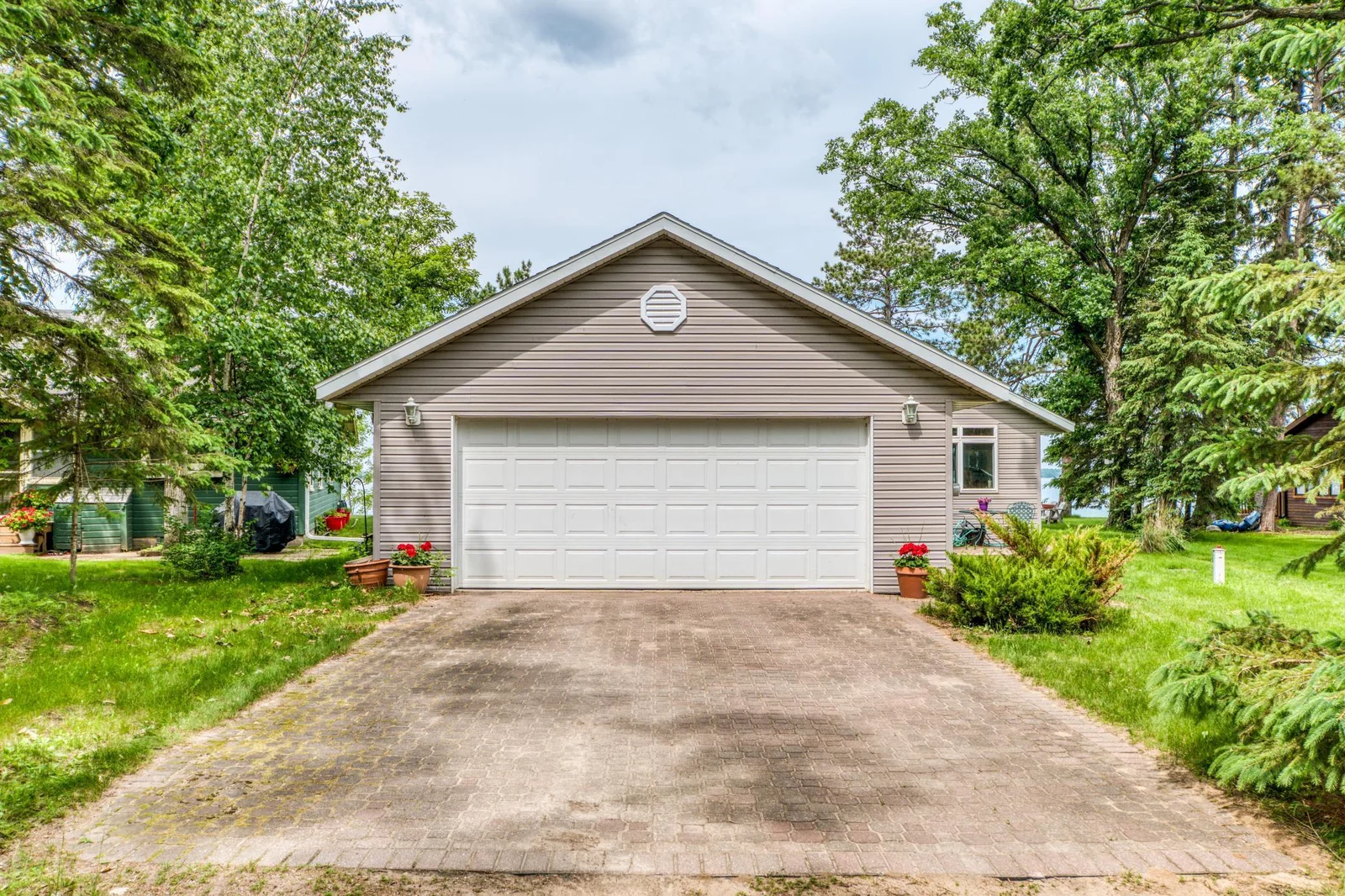 Double Attached Garage 1