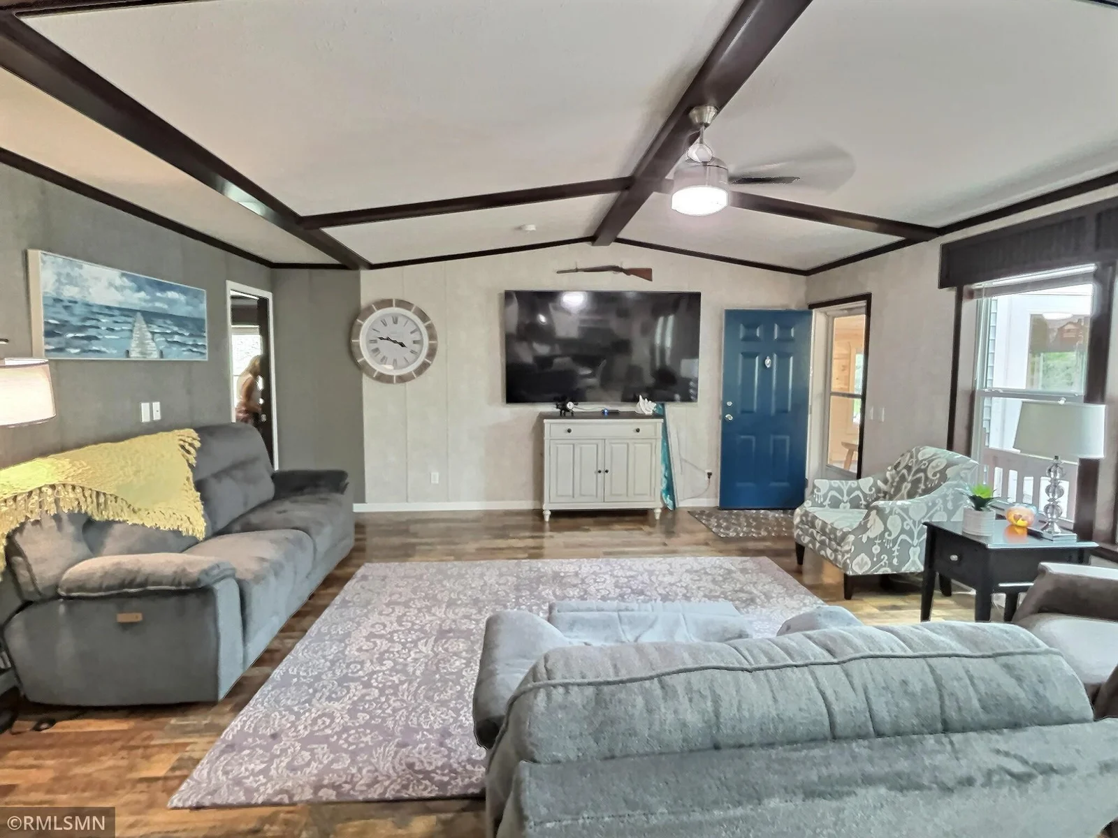 this great room offer ample space to entertain or just relax and enjoy your favorite movie.