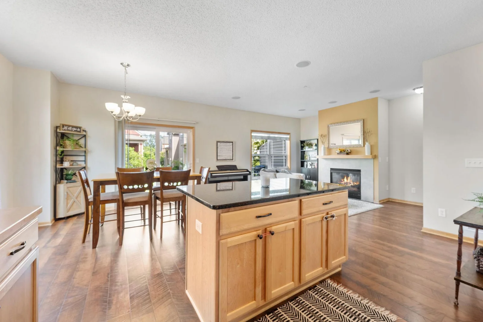24-web-or-mls-14579 Olivine St NW-24.jpg