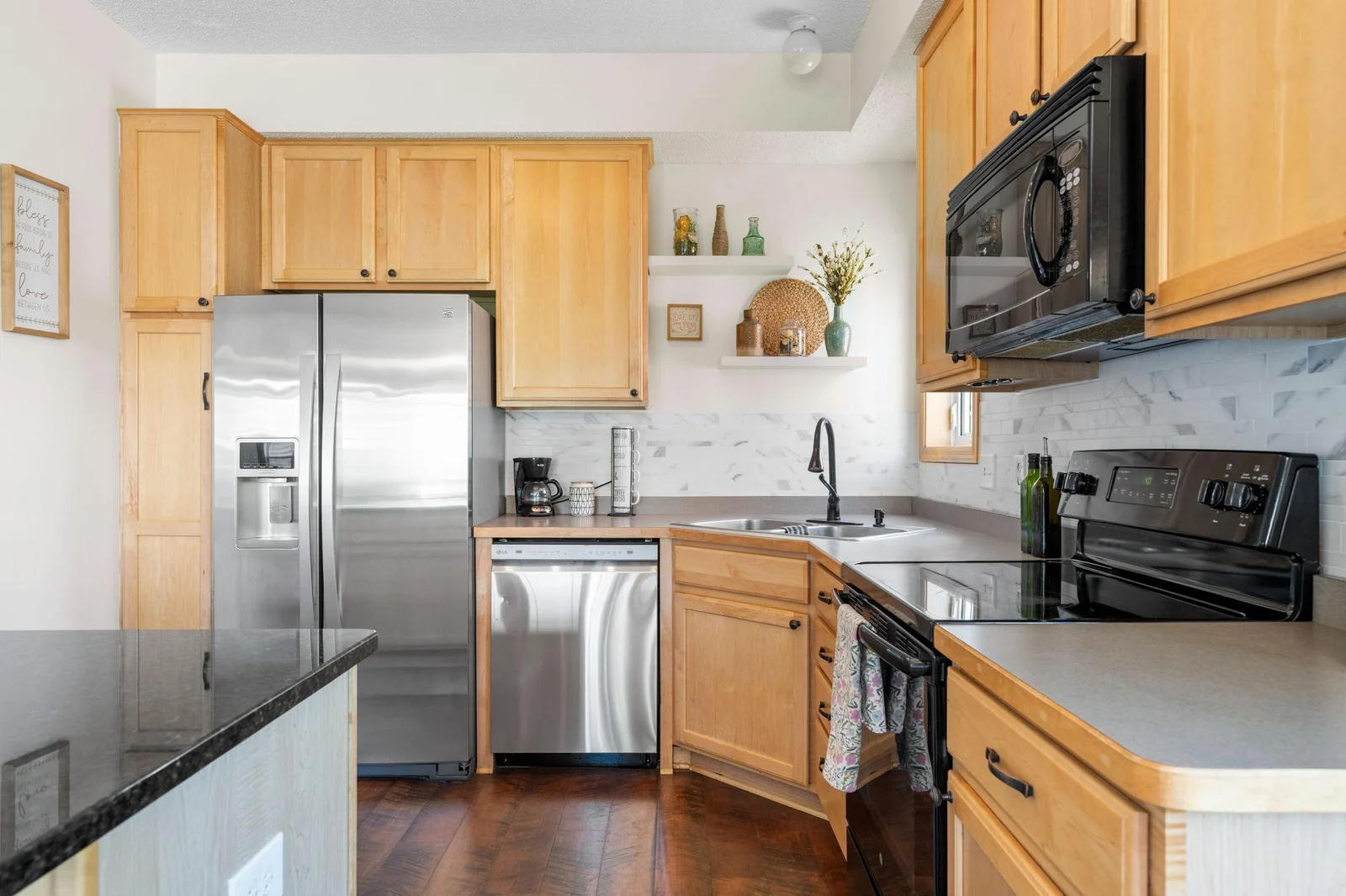19-web-or-mls-14579 Olivine St NW-19.jpg