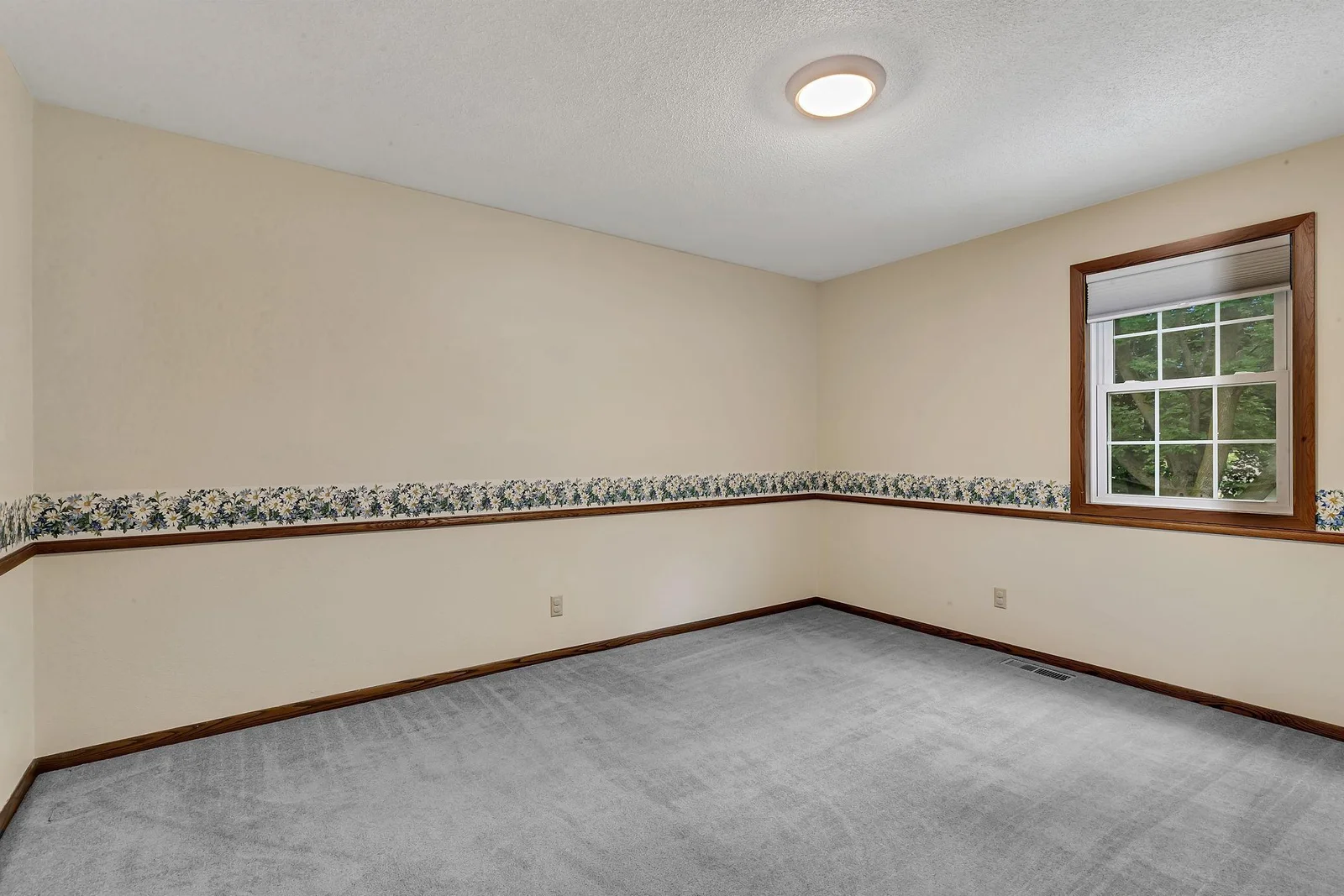 2nd bedroom upper level