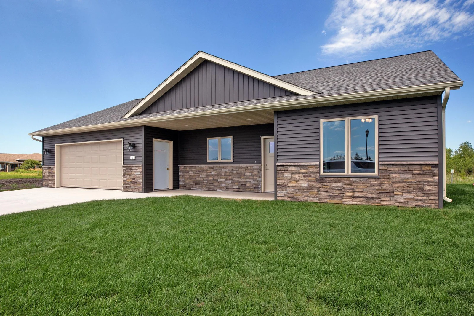 Front_02