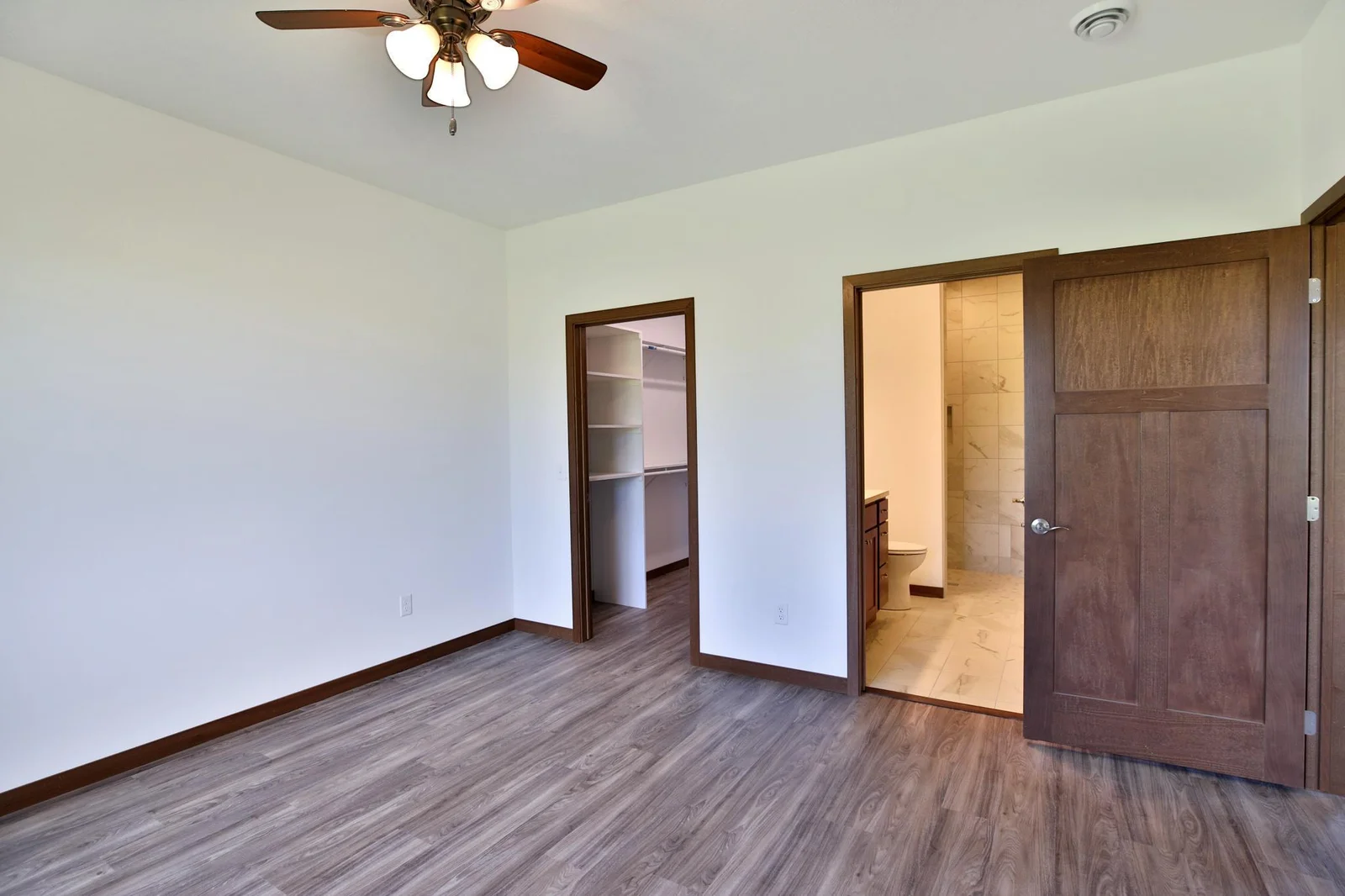 Main bedroom_02