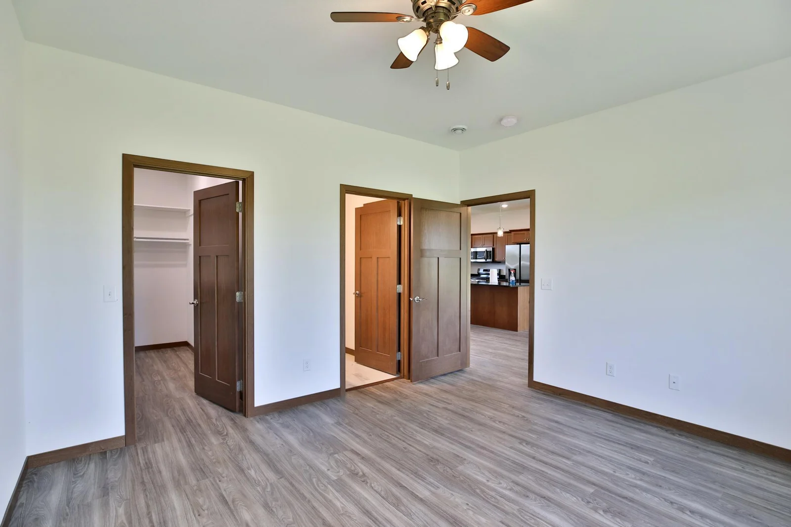 Main bedroom_03