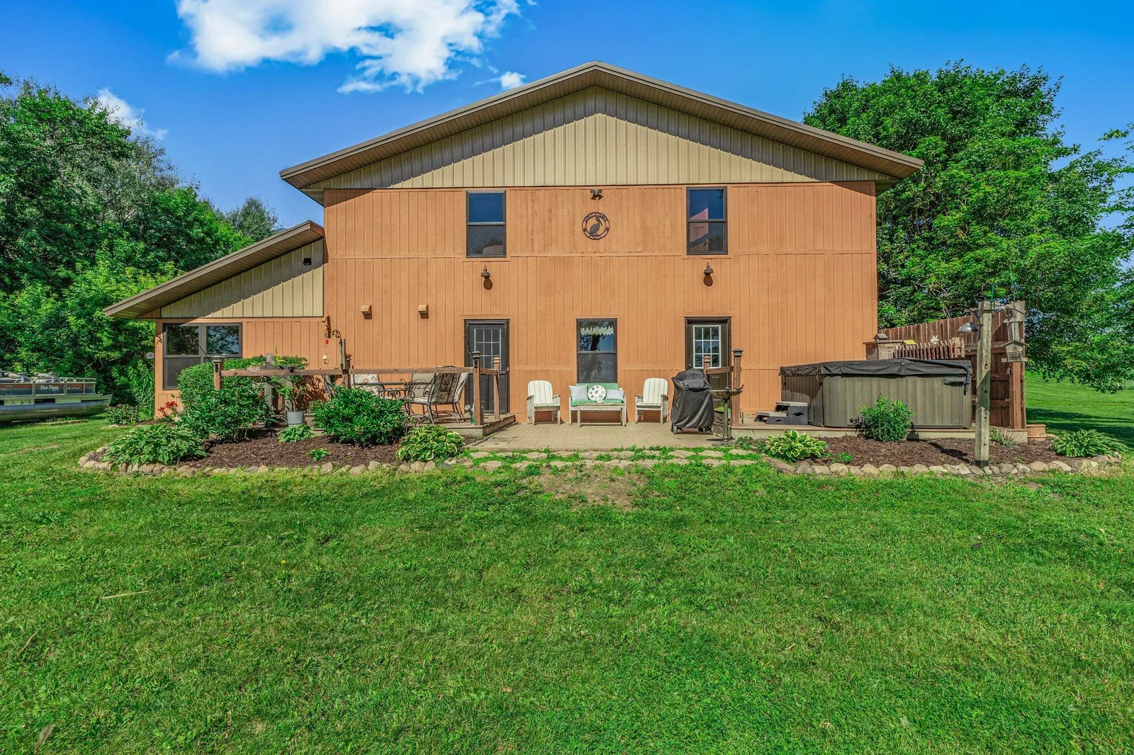 Front of house (lakeside)jpg