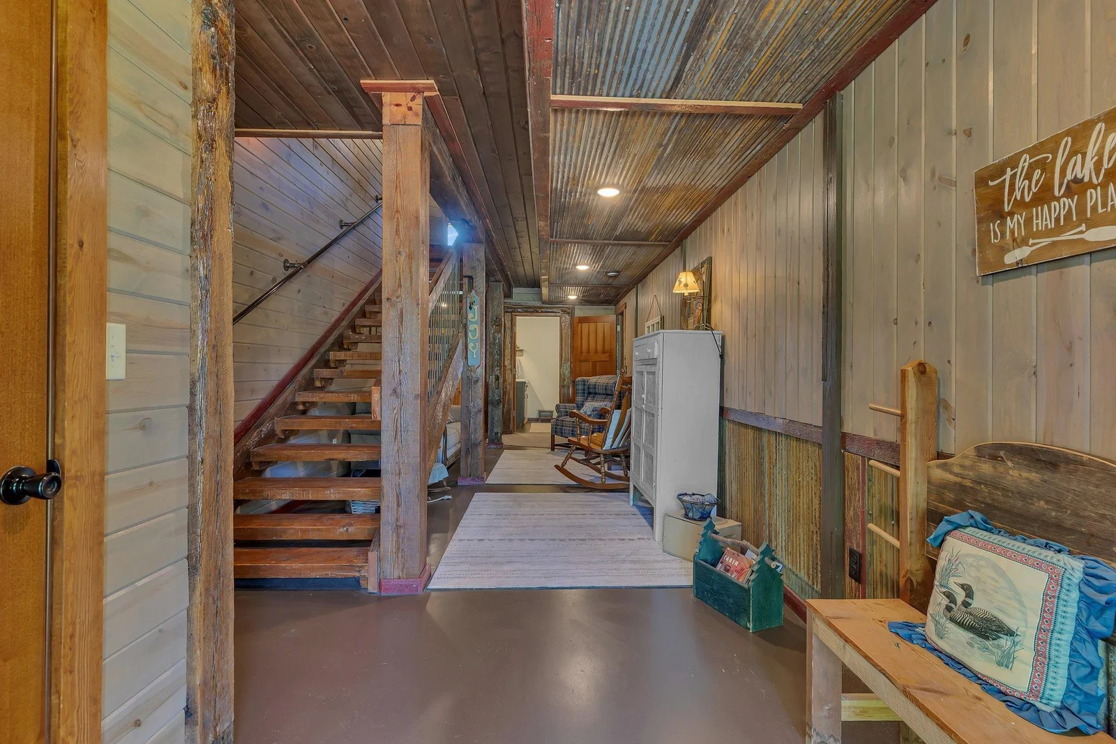 Entry and stairs to upper level.jpg