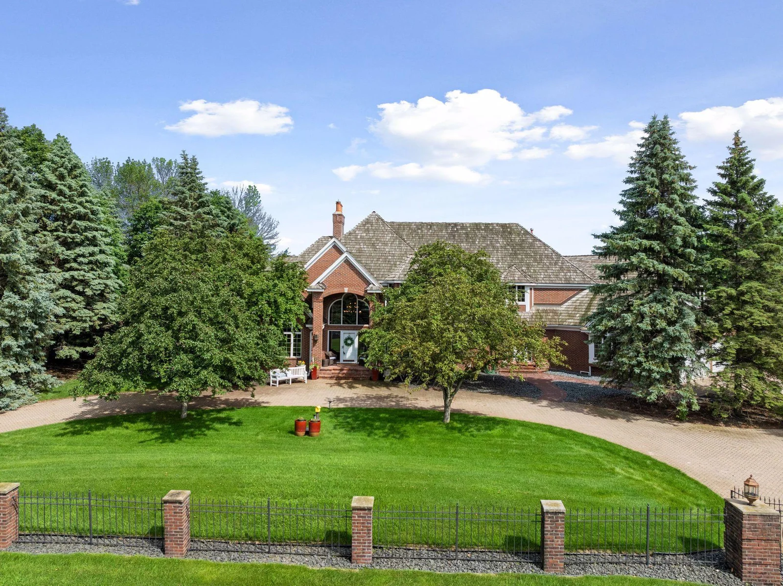 10 Apple Orchard Court, Dellwood