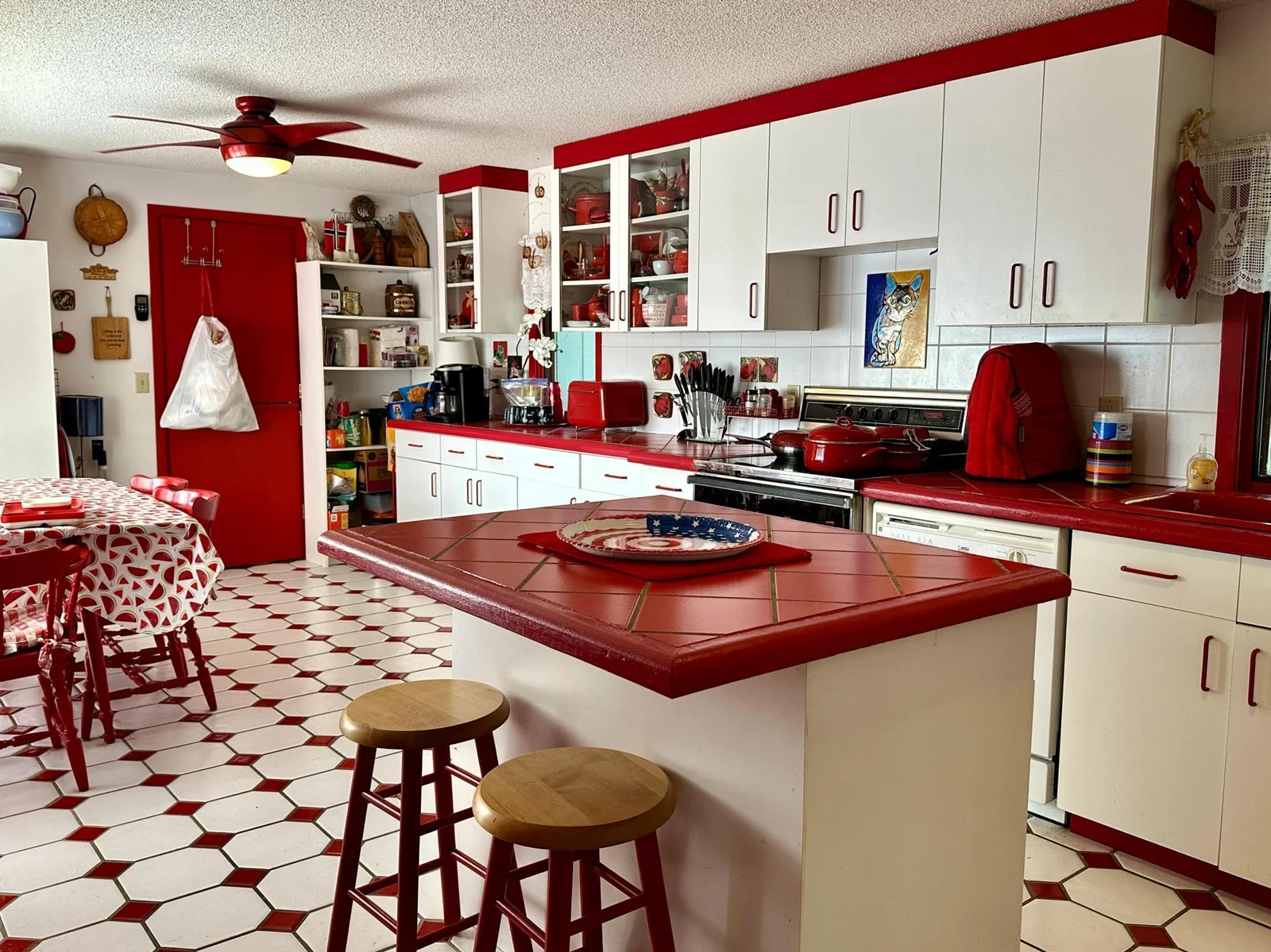 Kitchen Side