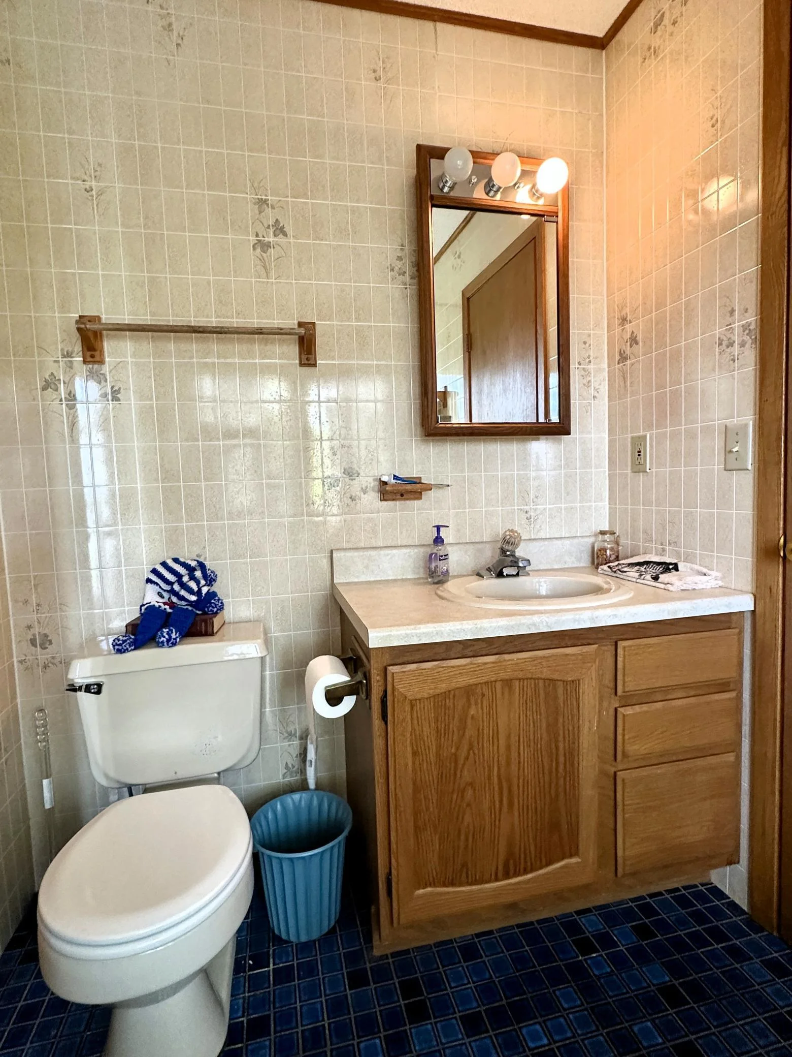 8.4 Bathroom Upper Level View
