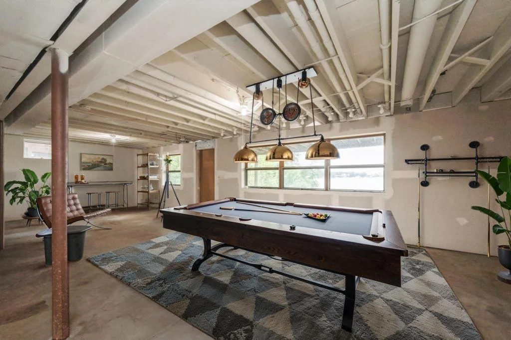 Billiard room
