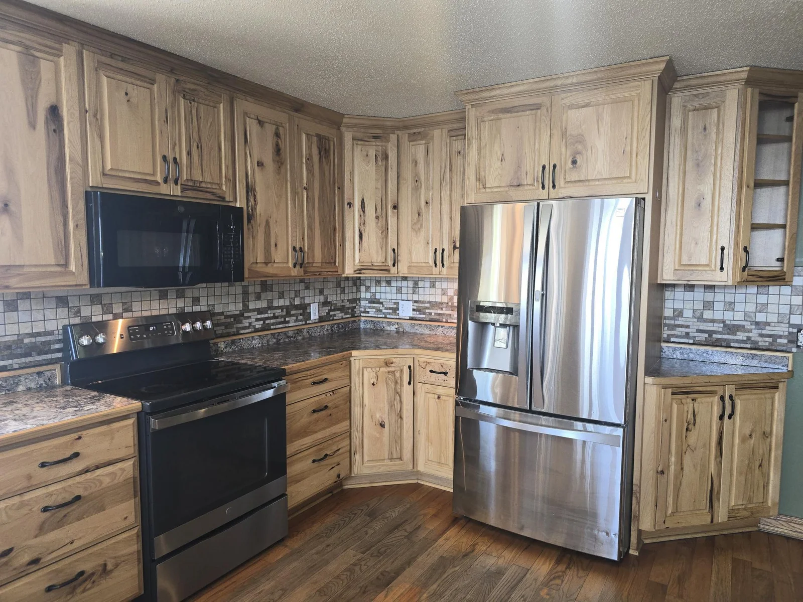 ML Kitchen 1b.JPG
