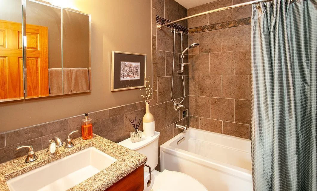 full upstairs bath