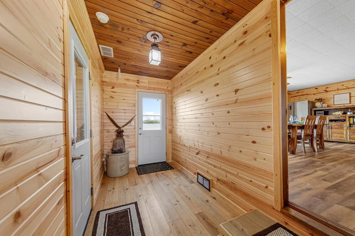 15 Entry_breezeway.jpg