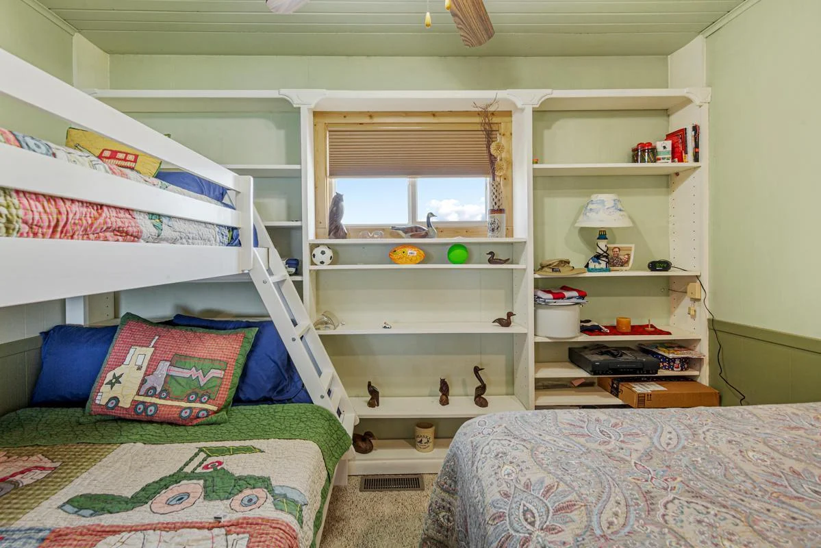 22 Bedroom 1.jpg