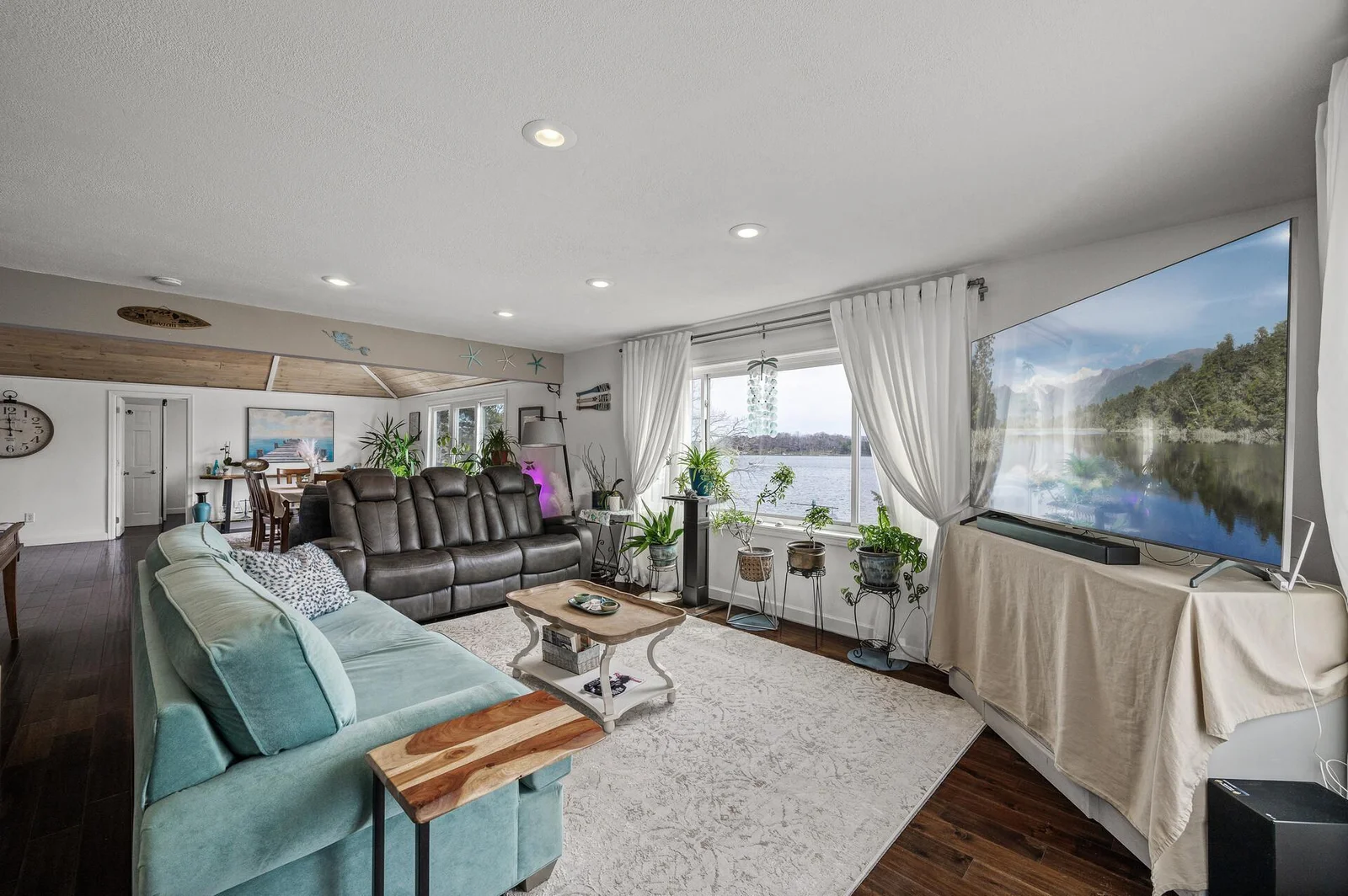 16_14320_284th_Ave_NW16_mls.jpg