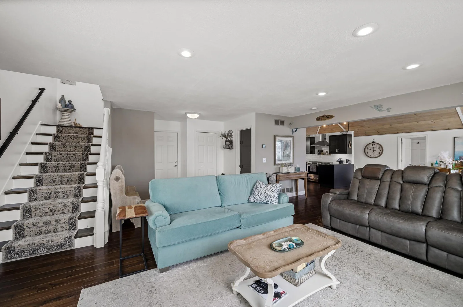17_14320_284th_Ave_NW17_mls.jpg