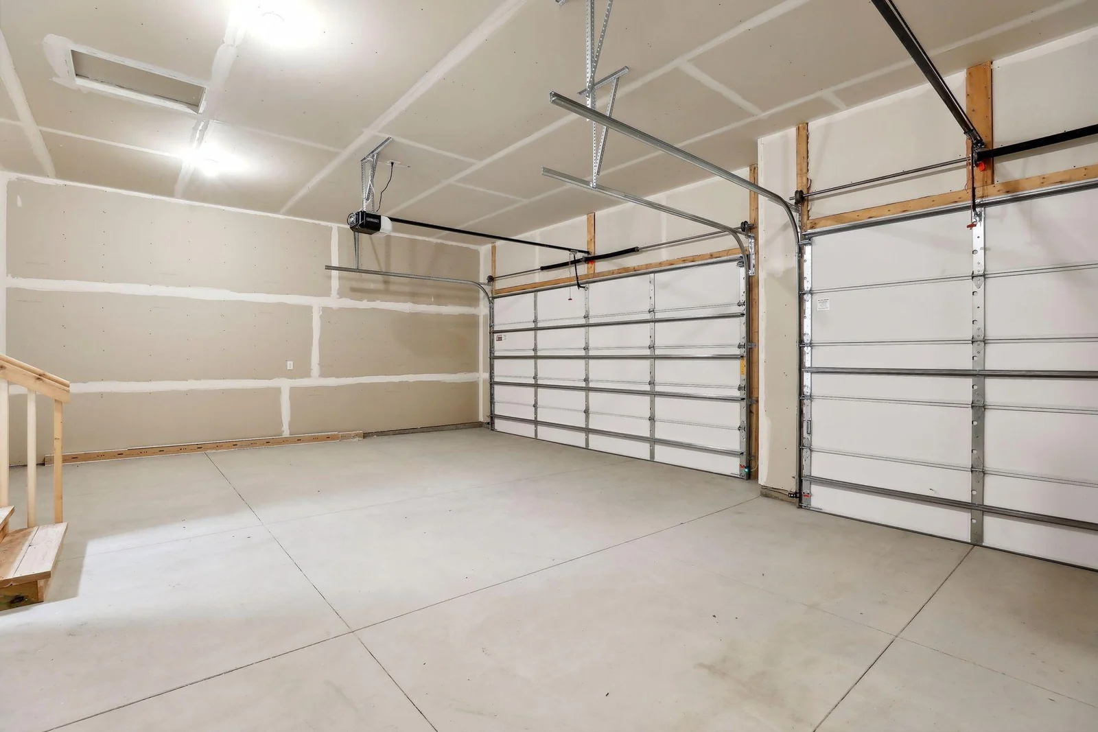 3 Car Garage