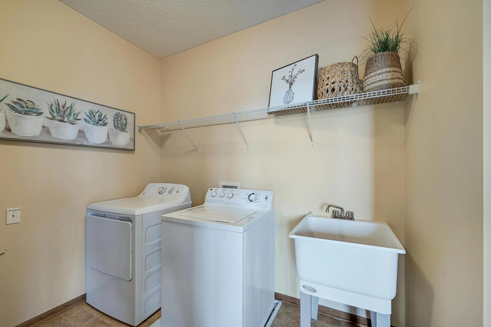 8710Photography-Web-Friendly-16618-72nd-Ct-NE-Otsego-MN-55330-30.jpg