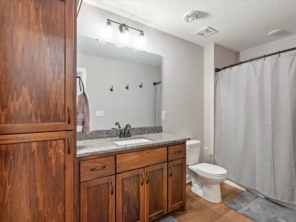 Lower level bath.