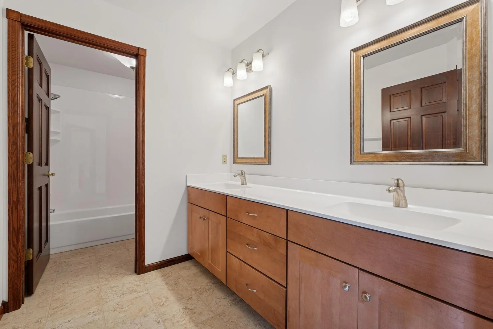 Large upper level full bath with double sinks