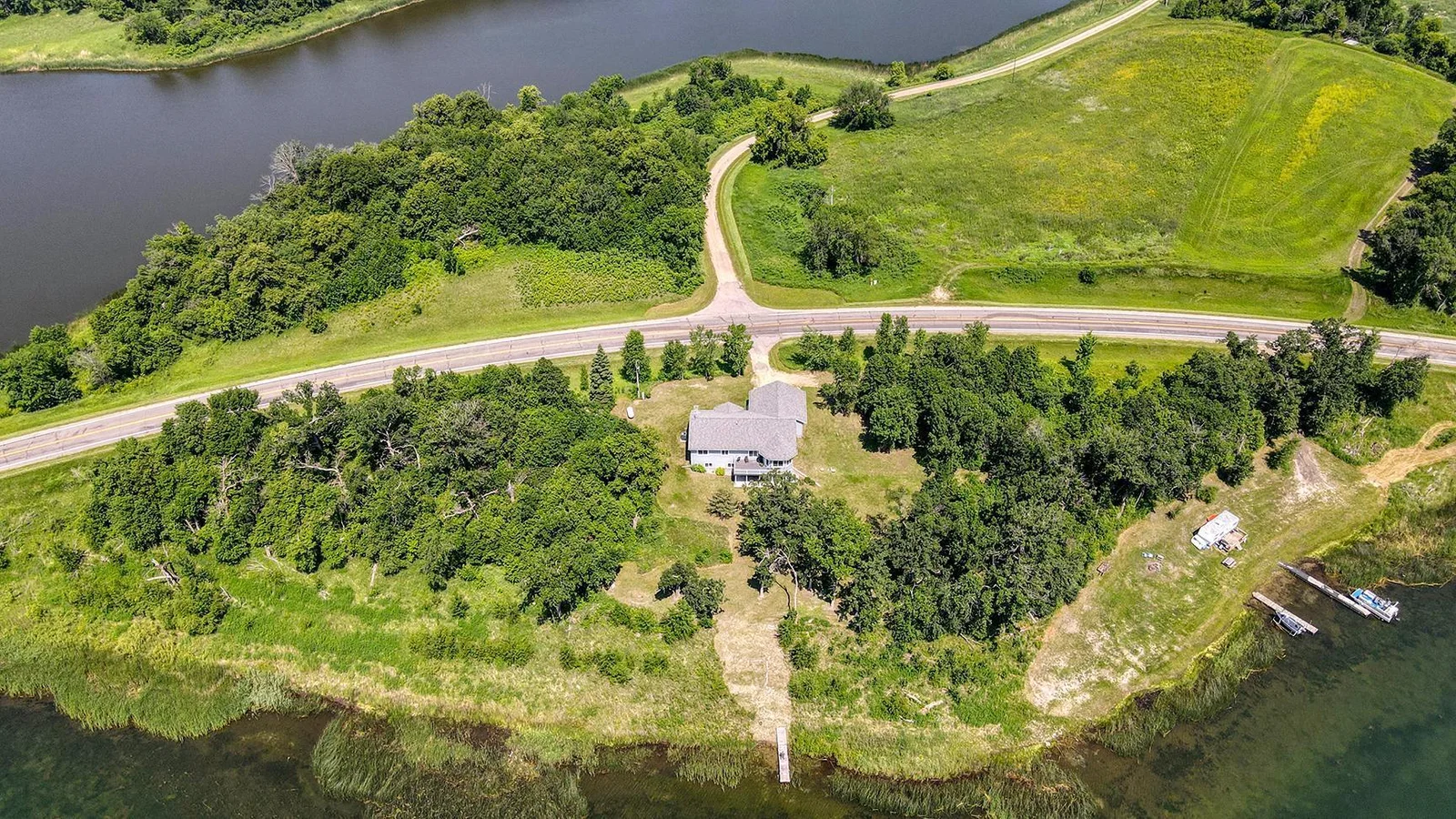 Exterior_0730.jpg
