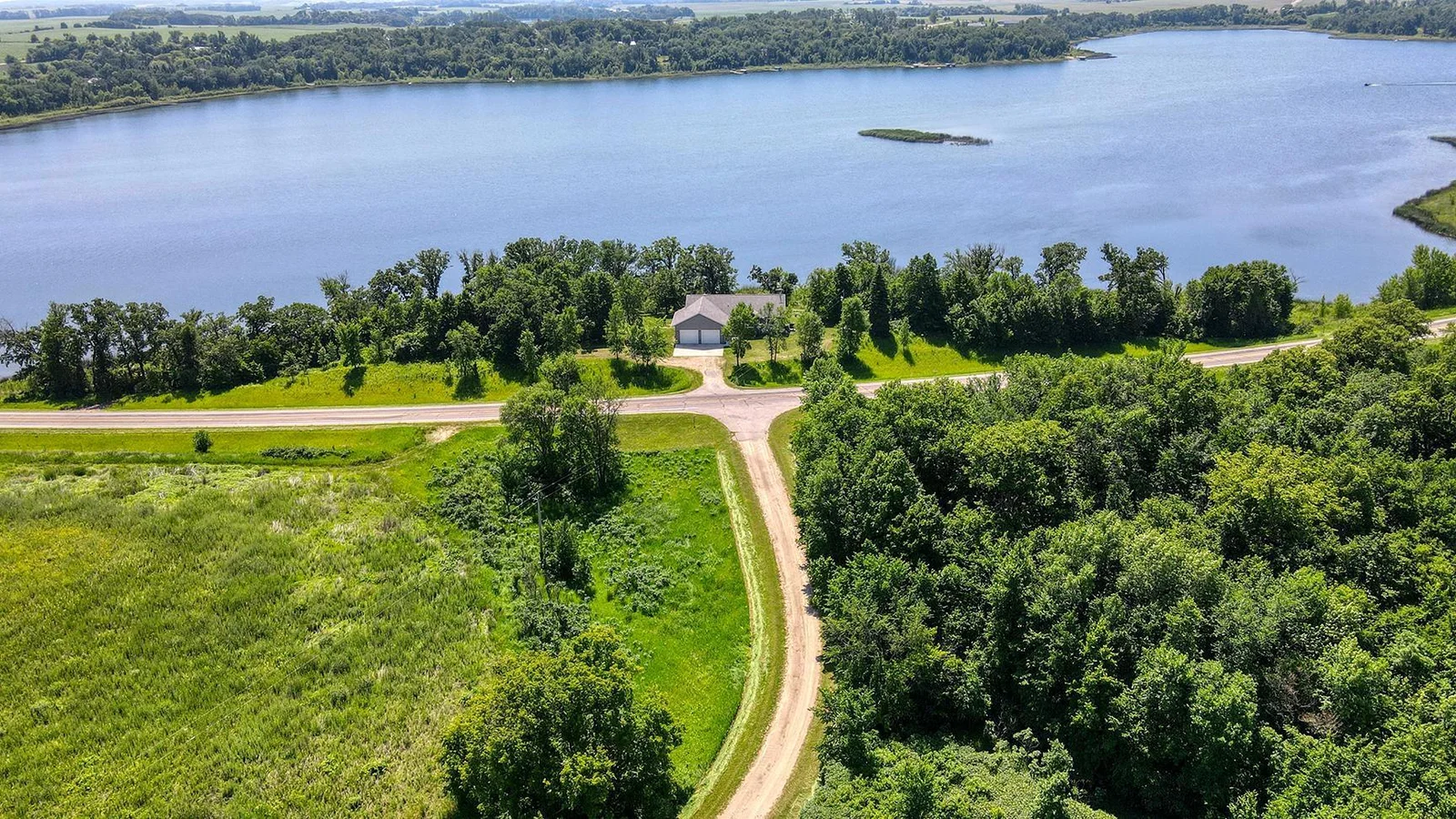 Exterior_0749.jpg