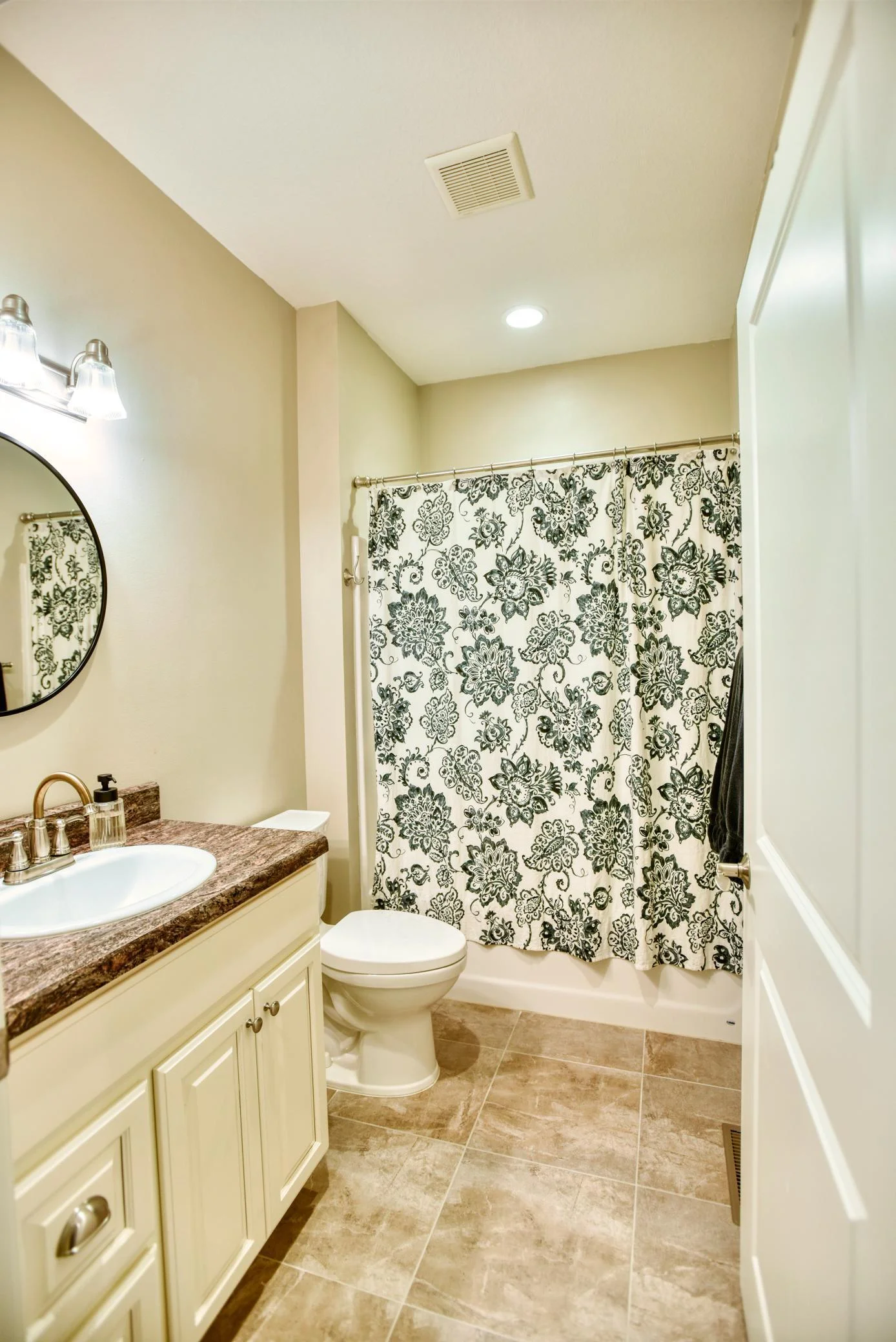 MNL_Bath1_2381.jpg