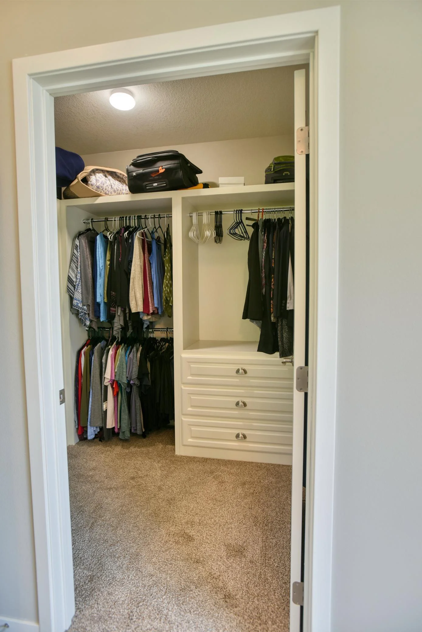 MNL_MBedroom_2432.jpg