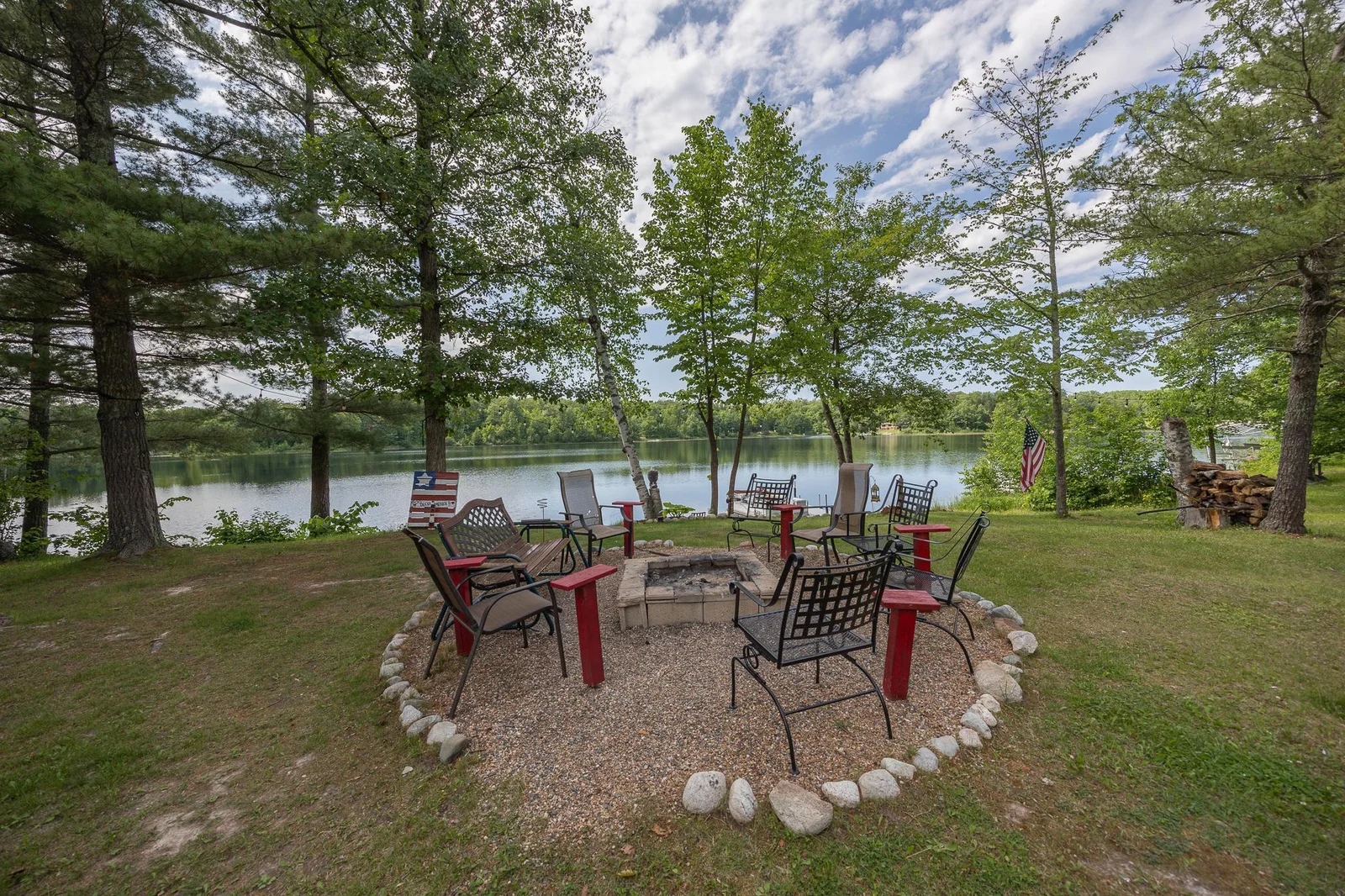 Photo 1 of 1618 Maple Shores