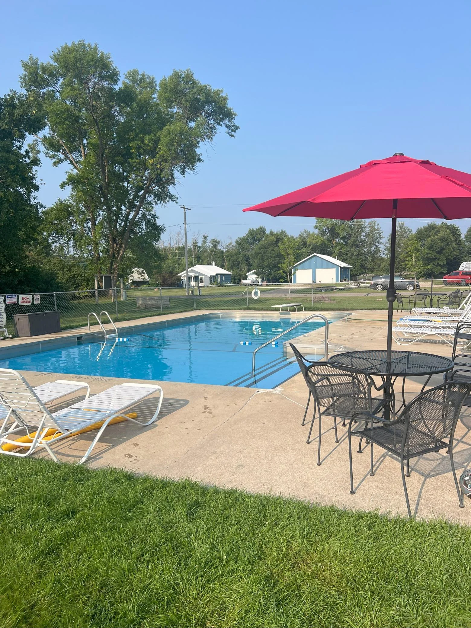 Pool2.jpg