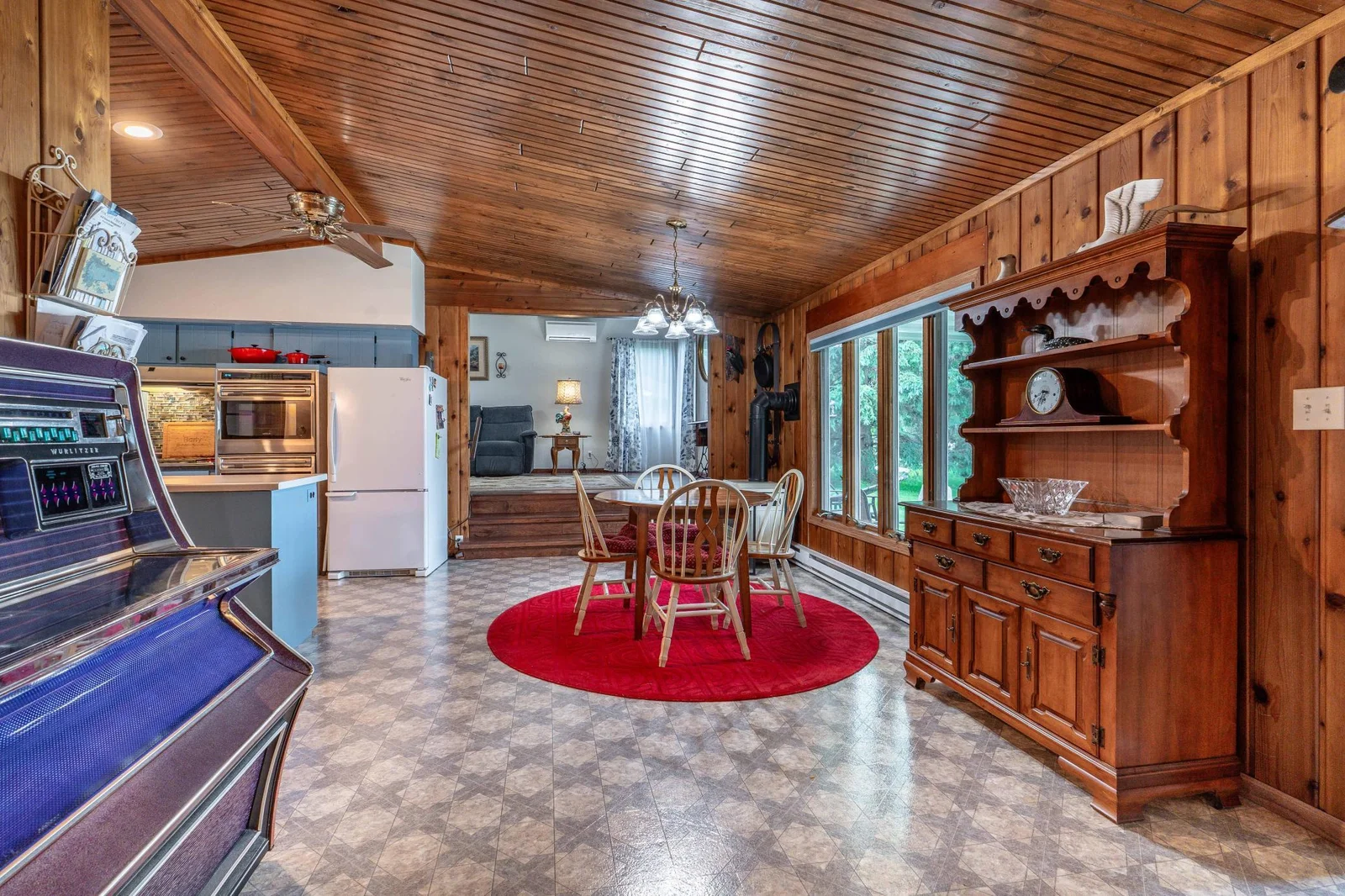 Kitchen/Eating Area/Living Room